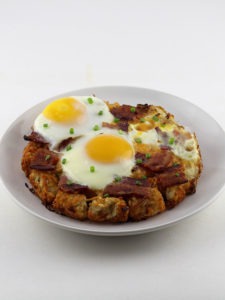 Tater Tot Crust Breakfast Pizza