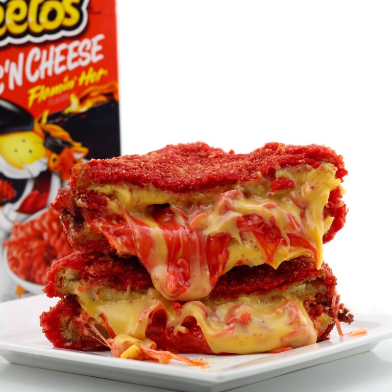 The Flamin' Hot Cheetos Mac 'n Cheese Grilled Cheese